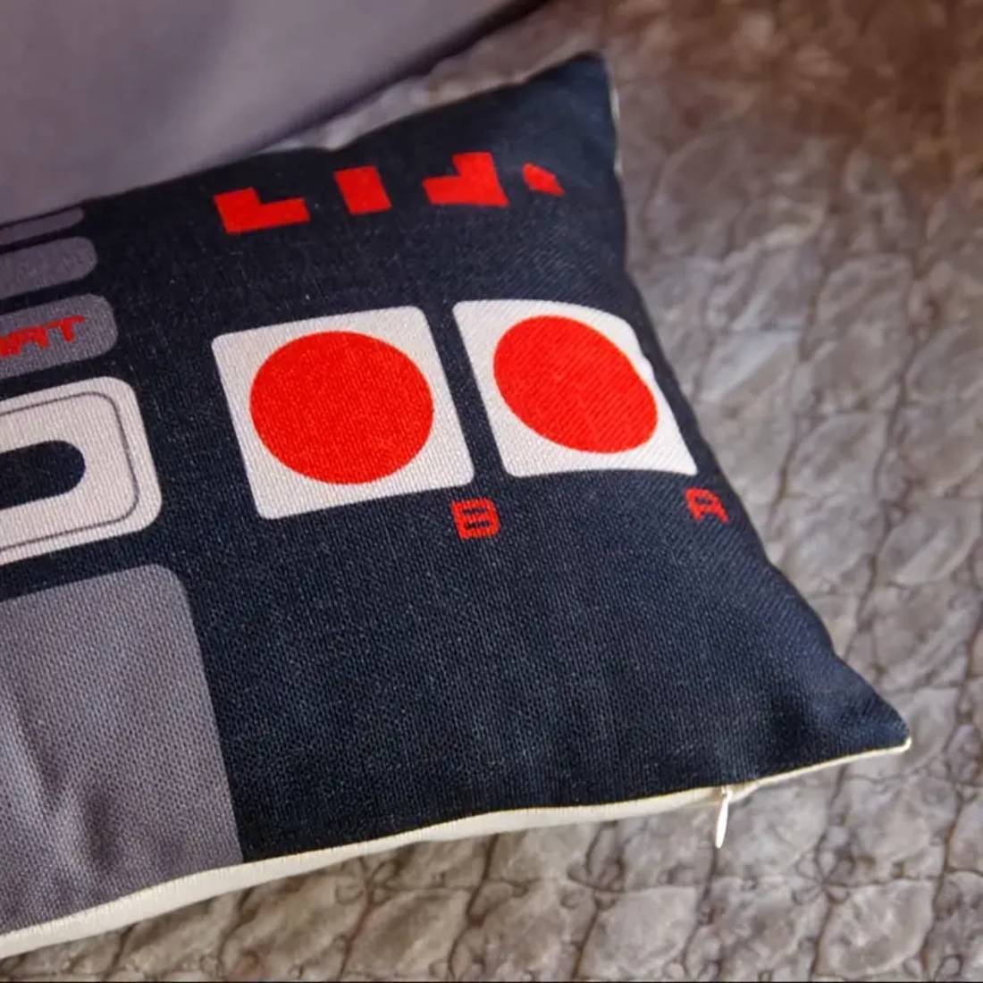 Gaming Controller Short Plush Pillow Cover (30.48X50.8cm) - NES - غلاف وسادة - Store 974 | ستور ٩٧٤