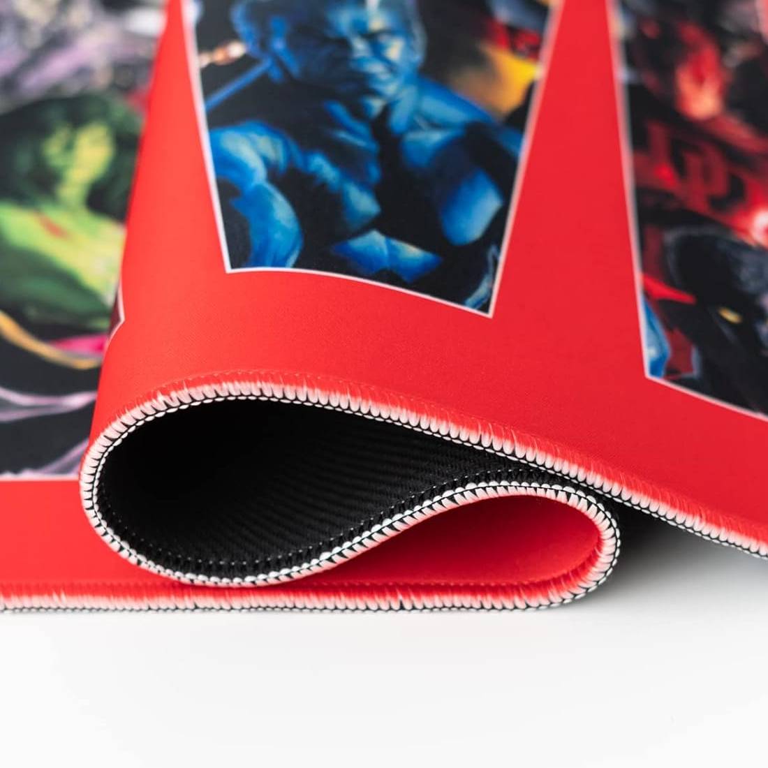 Timeless Avengers XL Gaming Mouse Pad - حصيرة الفأرة - Store 974 | ستور ٩٧٤