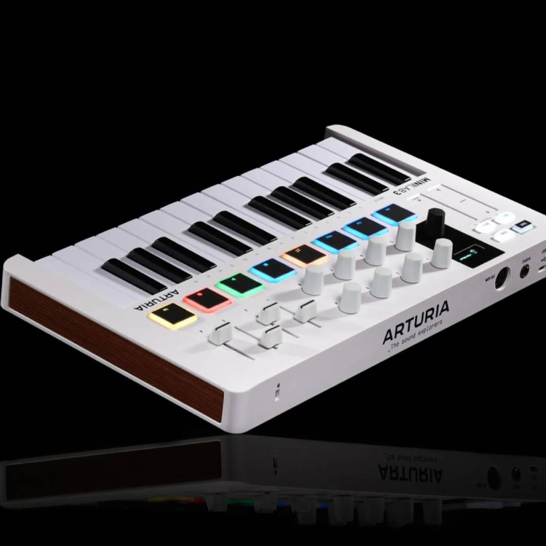 Arturia MiniLab MKIII Midi Keyboard 25 - White - ميكروفون Arturia MiniLab MKIII Midi Keyboard 25 - White - ميكروفون
