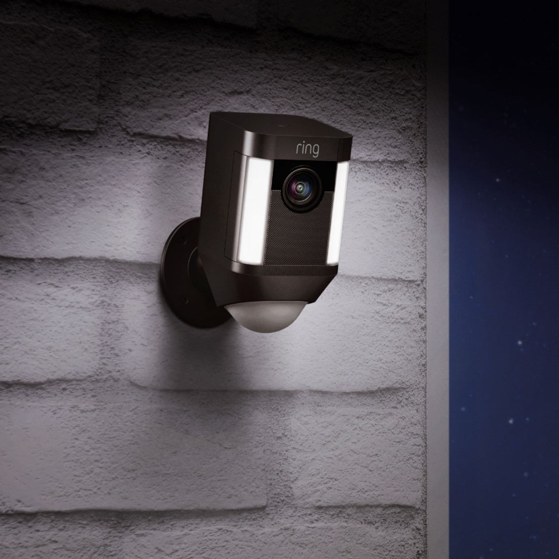 Ring Spotlight Security Camera - Black - كاميرا مراقبة - Store 974 | ستور ٩٧٤