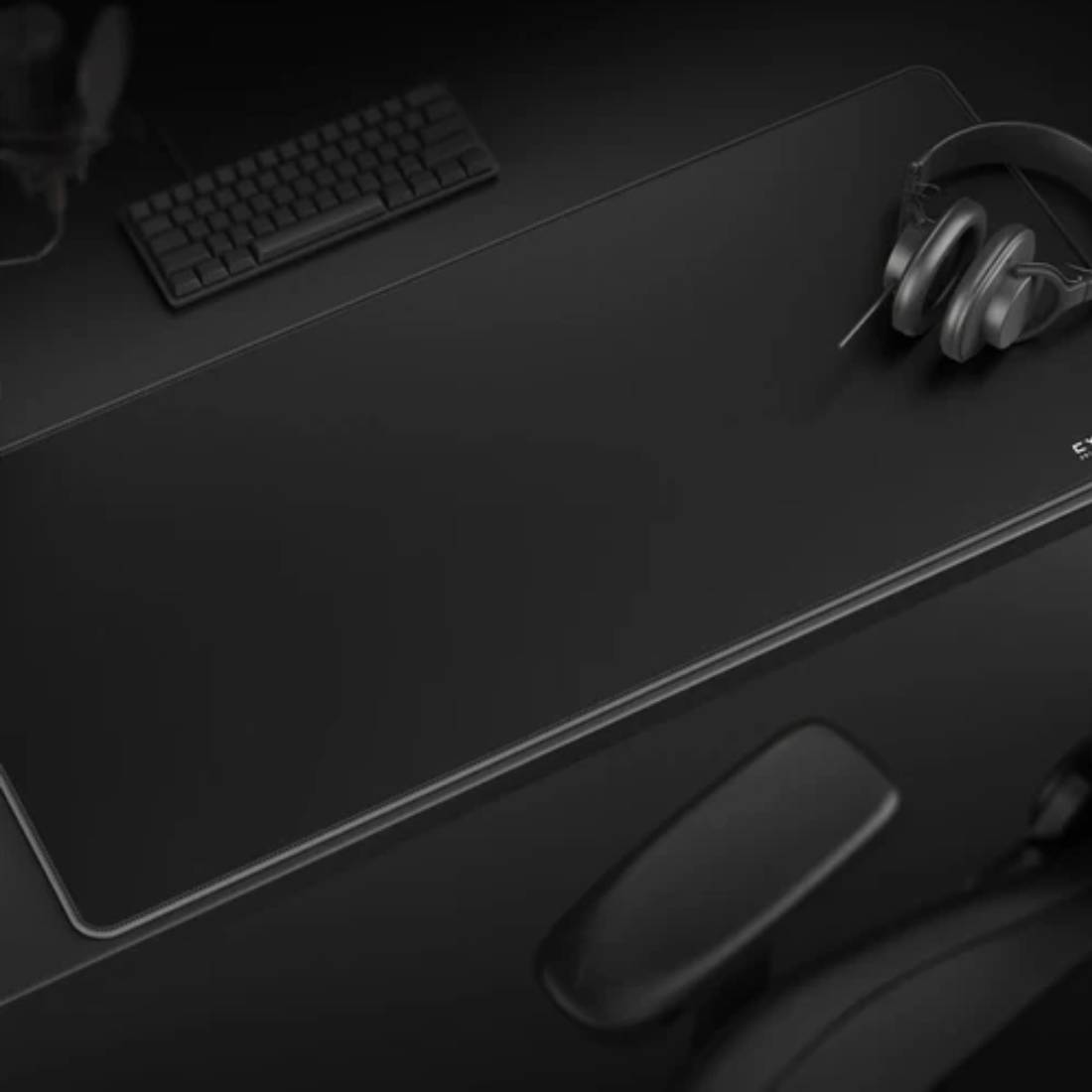 Cybeart Og Rapid Ghost XXL Gaming MousePad- Black - حصيرة فأرة Cybeart Og Rapid Ghost XXL Gaming MousePad- Black - حصيرة فأرة