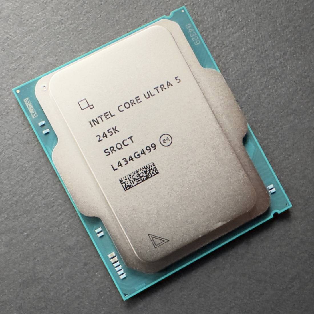 Intel Core Ultra 5 245K 5.2GHz LGA 1851 Desktop Processor - معالج Intel Core Ultra 5 245K 5.2GHz LGA 1851 Desktop Processor - معالج