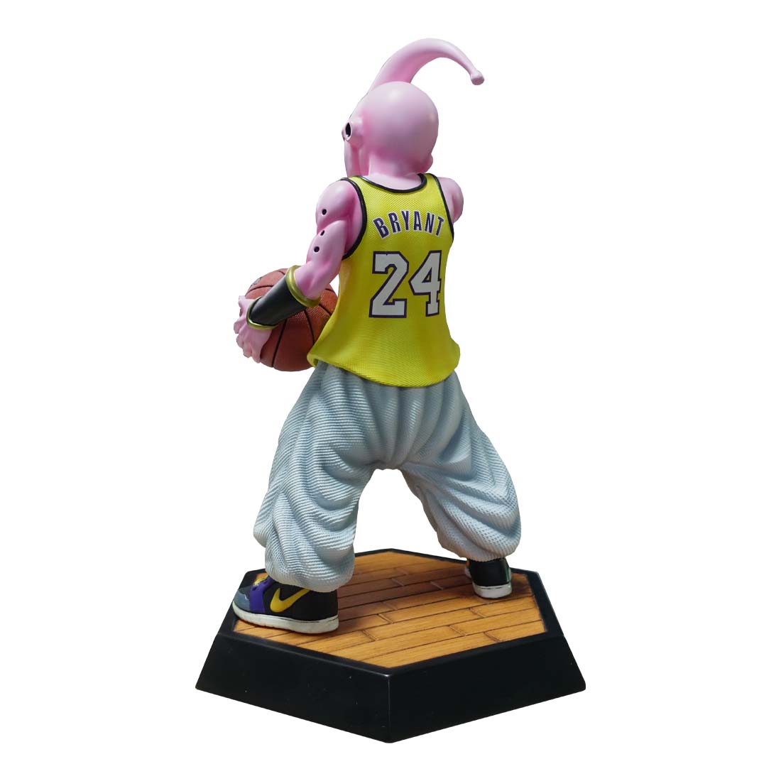 (Pre-Owned) TX Studio Resin TX Studio Lakers Bryant Figure - مجسم مستعمل - Store 974 | ستور ٩٧٤