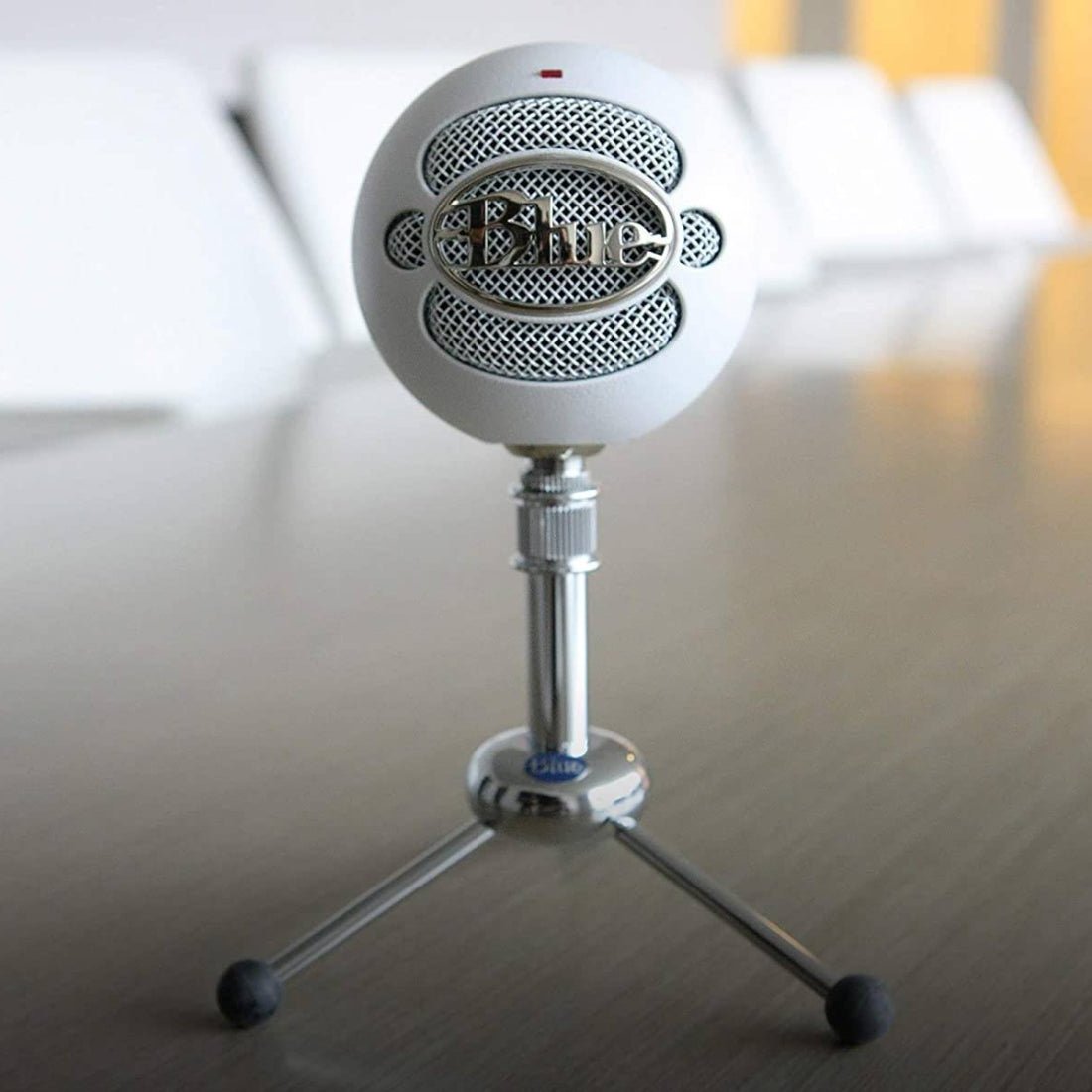 Blue Snowball iCE Plug and Play USB Microphone - White - ميكروفون Blue Snowball iCE Plug and Play USB Microphone - White - ميكروفون