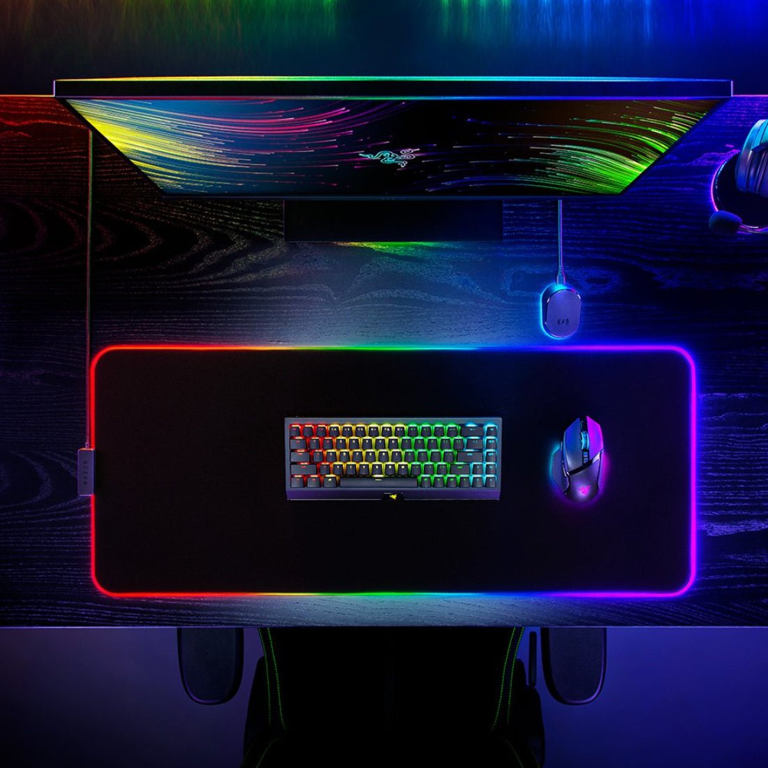 Razer Strider Chroma Hybrid RGB Mouse Mat - Black - حصeerة alفأerة Razer Strider Chroma Hybrid RGB Mouse Mat - Black - حصeerة alفأerة