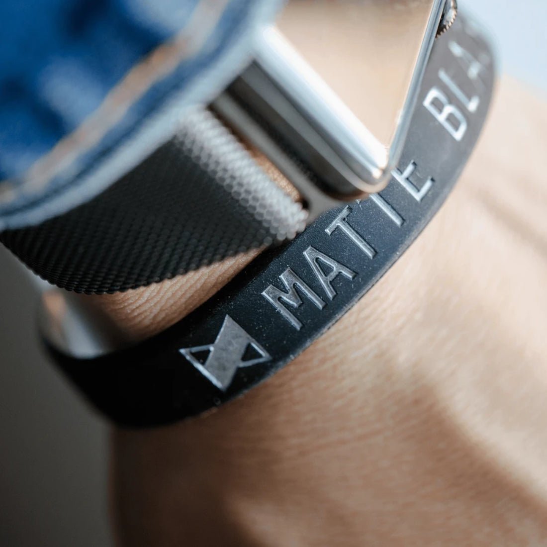 MKBHD Matte Black Everything Wristband - أكسسوار - Store 974 | ستور ٩٧٤