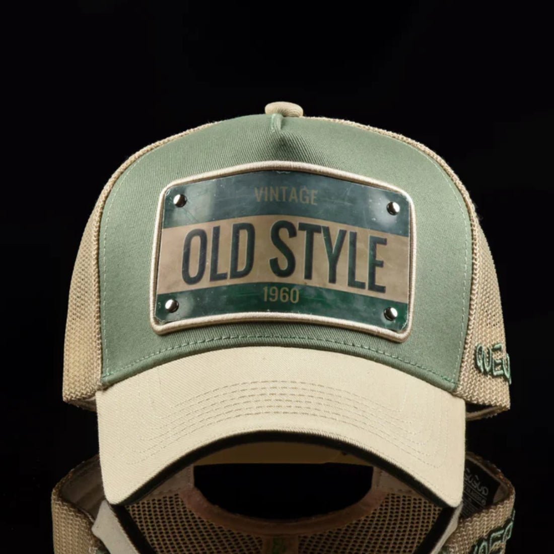 Queue Caps Old Style Cap - Green & Beige - قبعة - Store 974 | ستور ٩٧٤