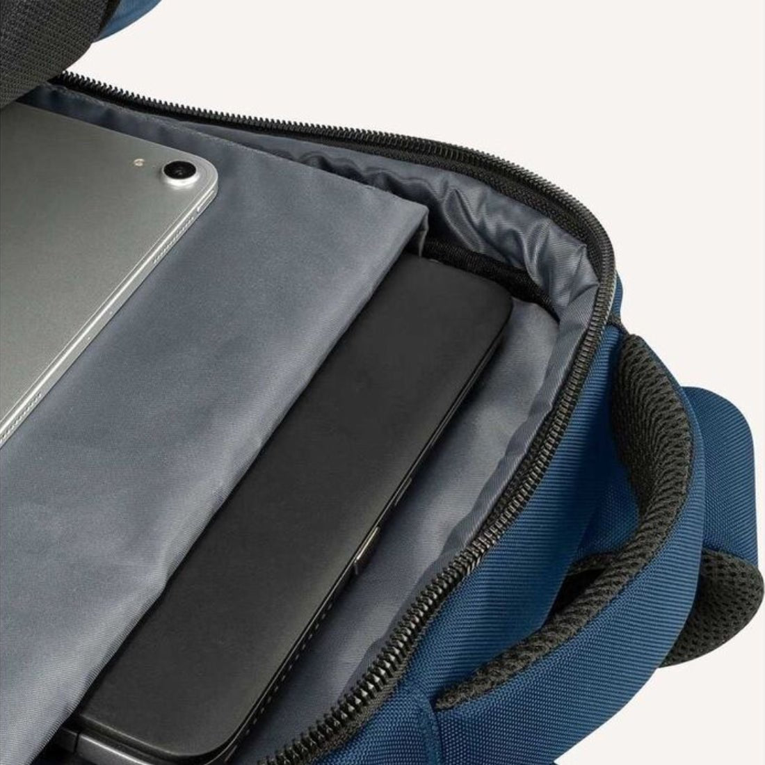 حقيبة الظهر Tucano Lunar لـ MacBook Pro 16 حقيبة الظهر Tucano Lunar لـ MacBook Pro 16
