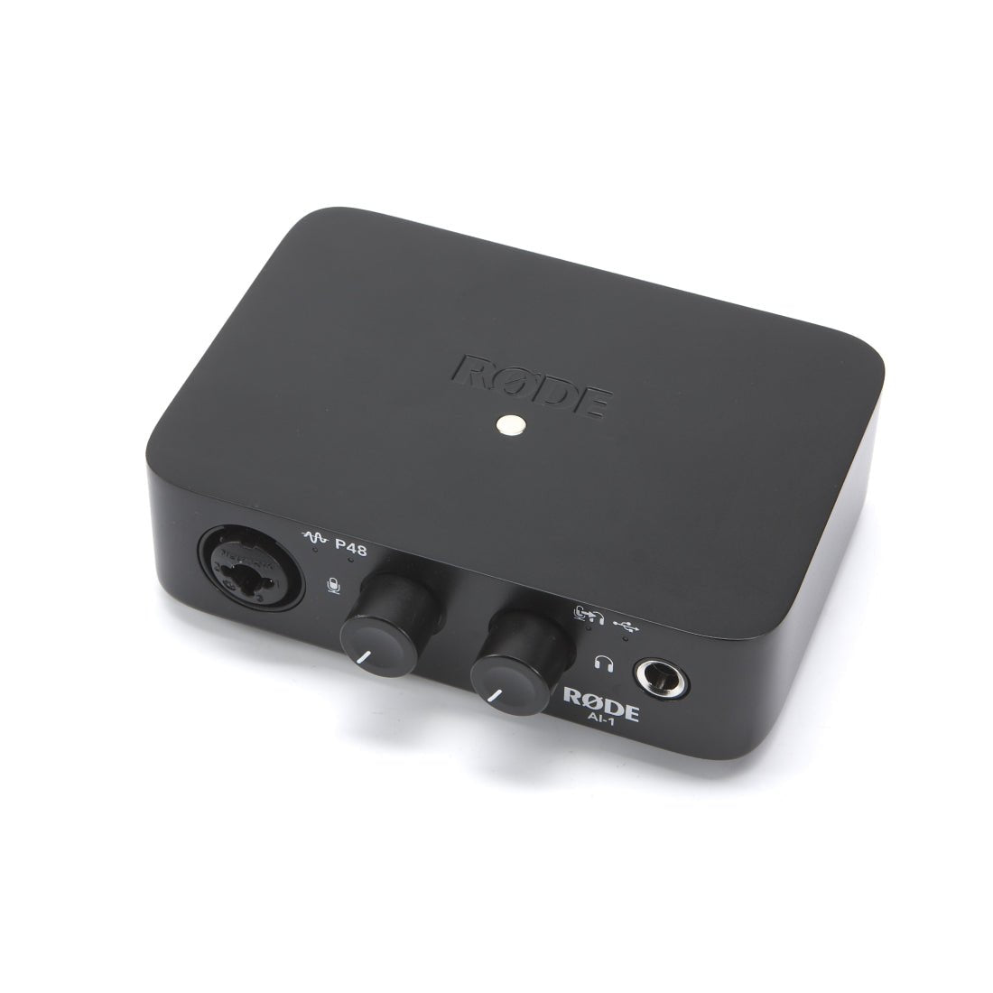 RØDE NT1 & AI-1 Complete Studio Kit w/ Audio Interface - ميكروفون - Store 974 | ستور ٩٧٤
