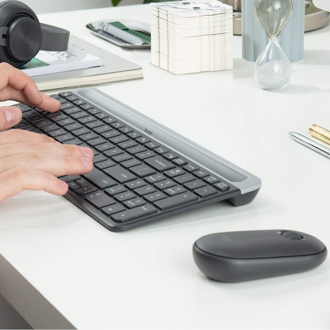Logitech Slim Wireless Keyboard And Mouse Combo MK470 - Graphite - لوحة مفاتيح و فأرة - Store 974 | ستور ٩٧٤