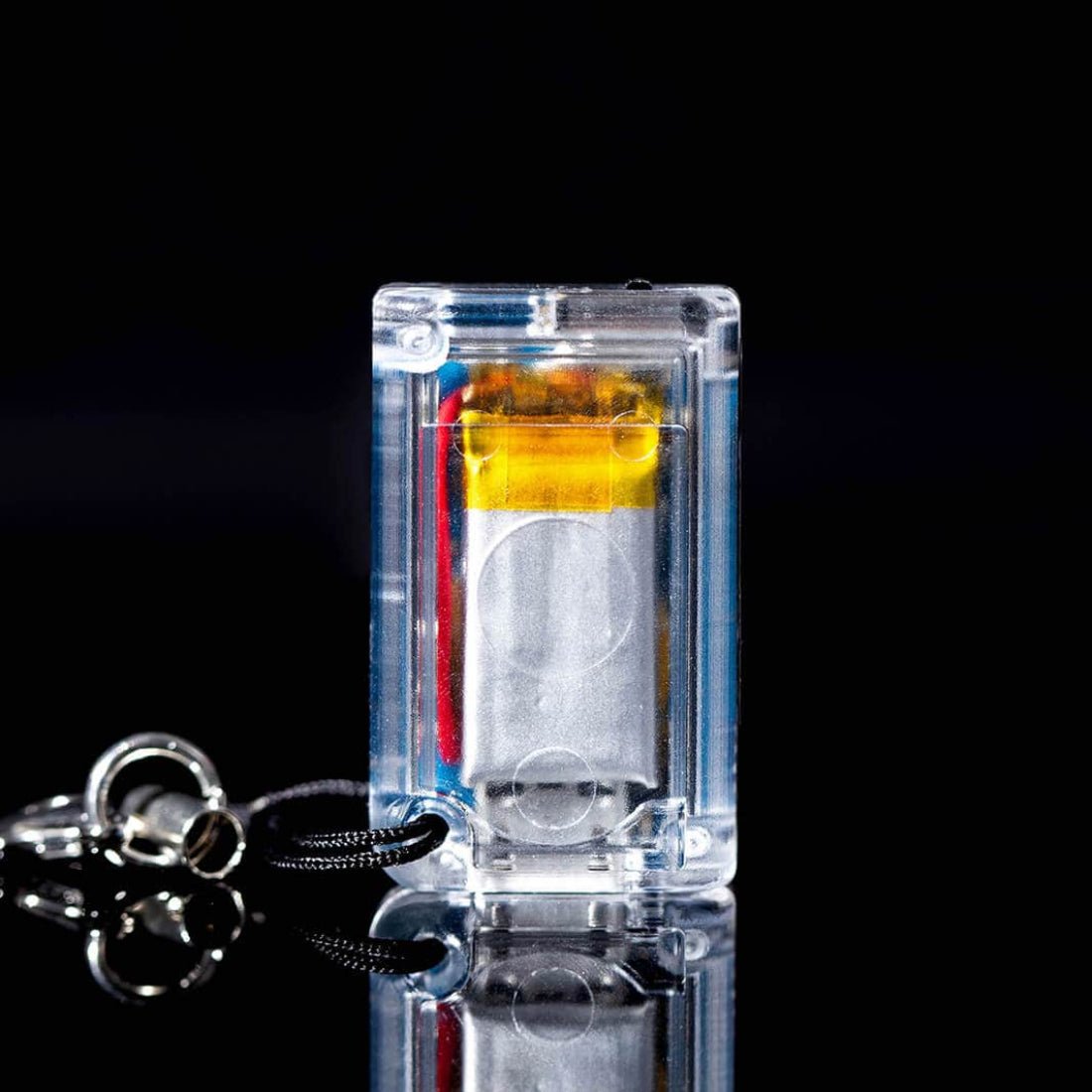 Tiny Circuits Thumby Playable Programmable Keychain Console - Clear - لعبة - Store 974 | ستور ٩٧٤