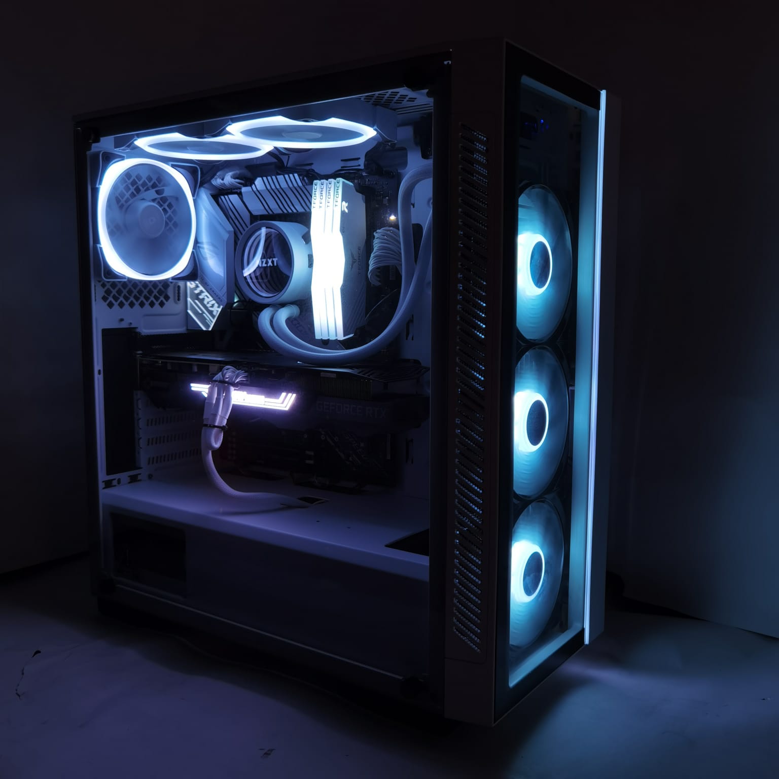 白いゲーミングPC i9−11900k RTX3070Ti 白いゲーミングPC i9−11900k 